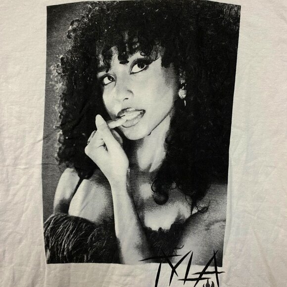 Tyla We Wanna Party Album Poster T-Shirt Small - Picture 2 of 4